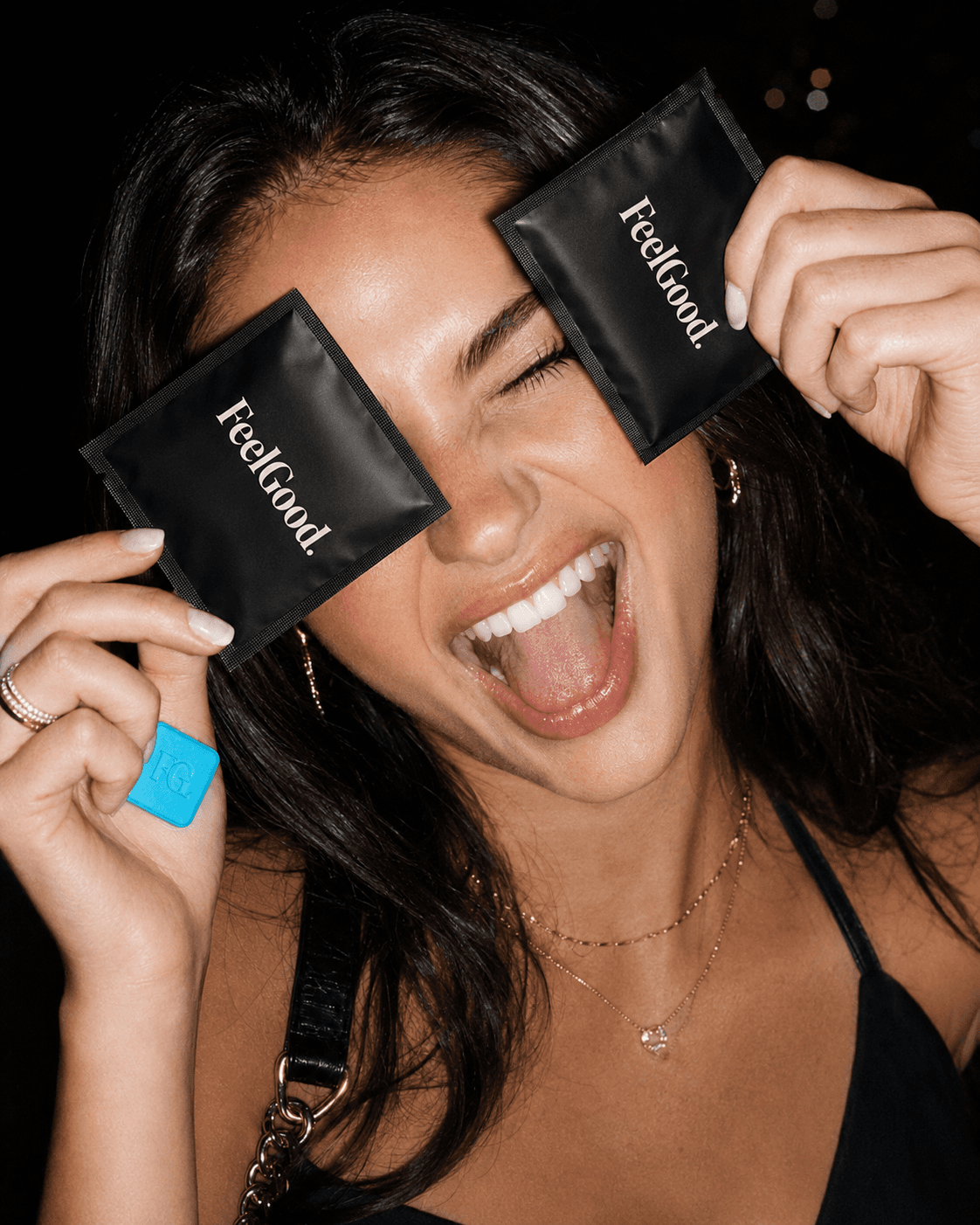 FeelGood customer with pouch